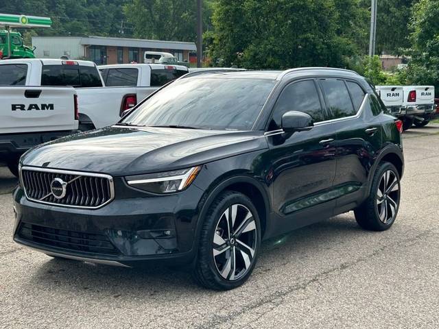 2023 Volvo XC40 Plus Bright Theme AWD photo