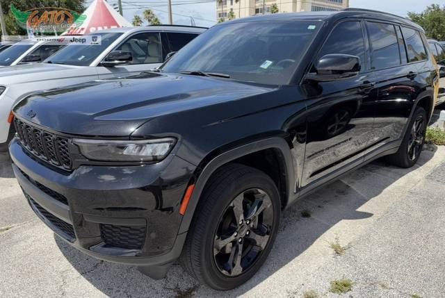 2023 Jeep Grand Cherokee L Altitude 4WD photo