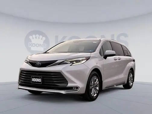 2023 Toyota Sienna Platinum AWD photo
