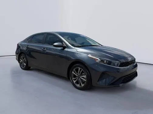 2023 Kia Forte LXS FWD photo