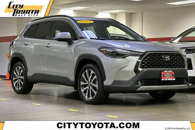 2023 Toyota Corolla Cross XLE AWD photo