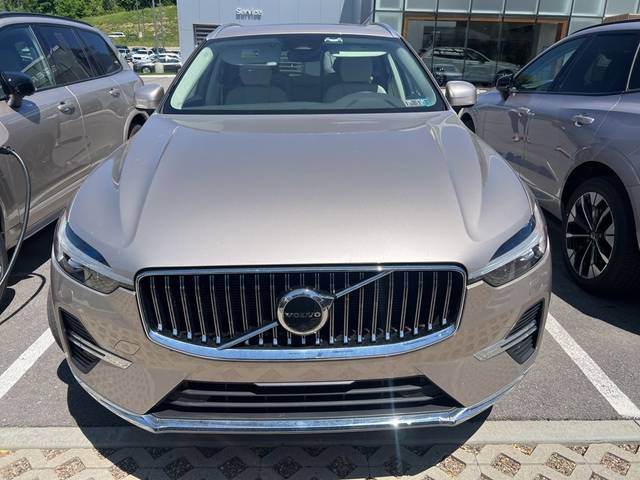 2023 Volvo XC60 Plus Bright Theme AWD photo