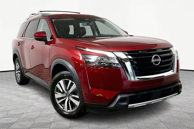2023 Nissan Pathfinder SL 4WD photo