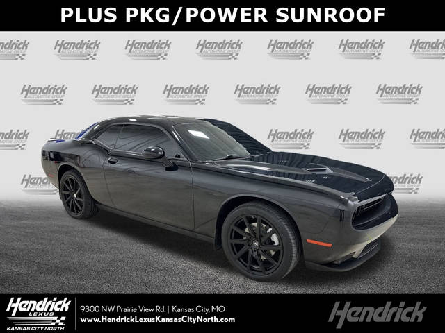2023 Dodge Challenger SXT AWD photo