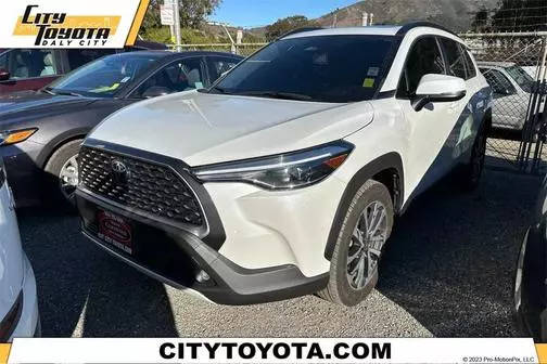 2023 Toyota Corolla Cross XLE AWD photo