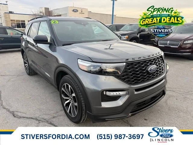 2023 Ford Explorer ST 4WD photo