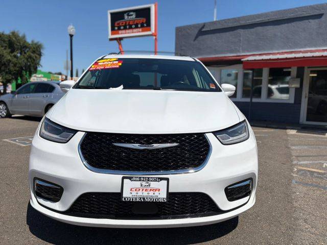 2021 Chrysler Pacifica Minivan Touring L FWD photo