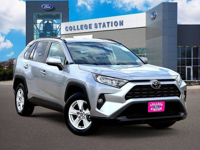 2021 Toyota RAV4 XLE FWD photo