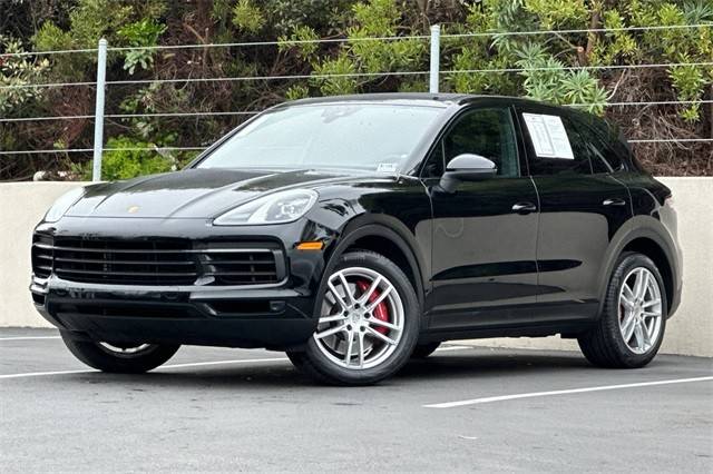 2022 Porsche Cayenne  AWD photo