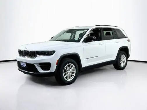 2023 Jeep Grand Cherokee Laredo 4WD photo