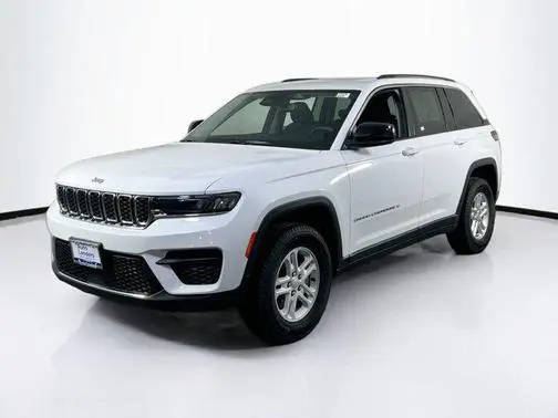 2023 Jeep Grand Cherokee Laredo 4WD photo