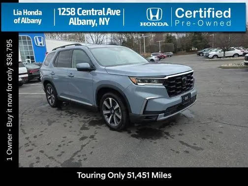 2023 Honda Pilot Touring AWD photo