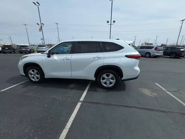 2023 Toyota Highlander L FWD photo