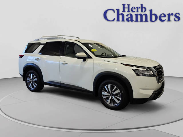 2023 Nissan Pathfinder SL 4WD photo