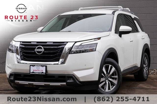 2023 Nissan Pathfinder SL 4WD photo