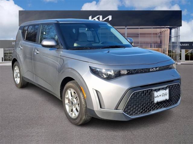 2023 Kia Soul LX FWD photo