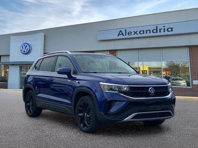 2023 Volkswagen Taos SE AWD photo