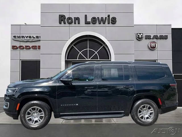 2023 Jeep Wagoneer 4WD photo