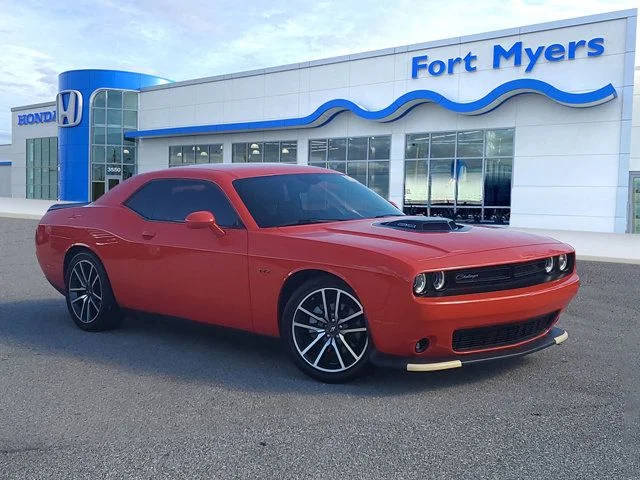 2023 Dodge Challenger R/T RWD photo