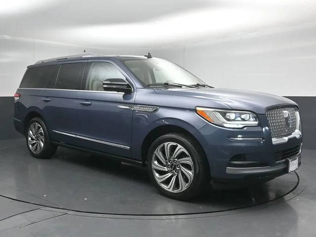 2023 Lincoln Navigator Reserve 4WD photo