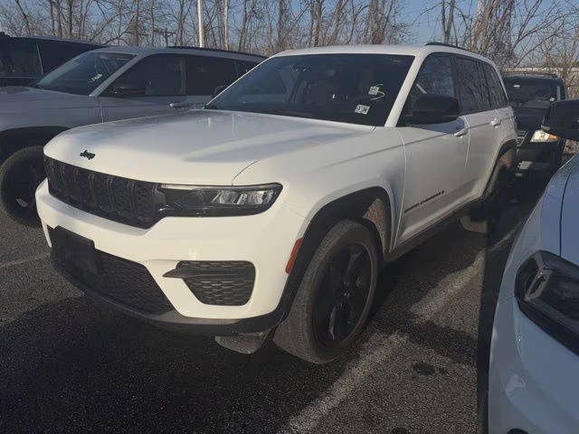 2023 Jeep Grand Cherokee Altitude 4WD photo