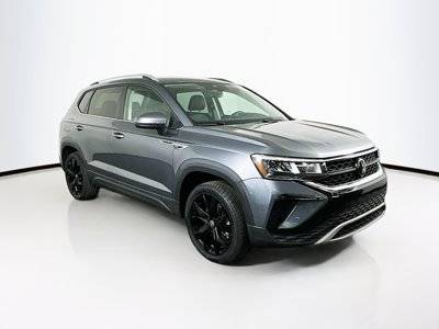 2023 Volkswagen Taos SE FWD photo