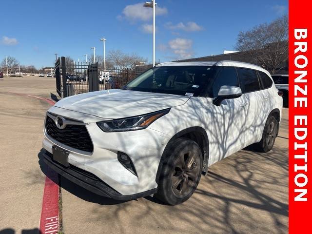 2023 Toyota Highlander Hybrid Bronze Edition FWD photo
