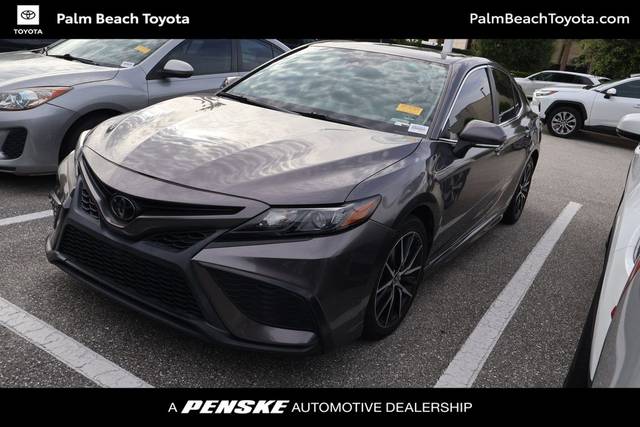2022 Toyota Camry SE FWD photo
