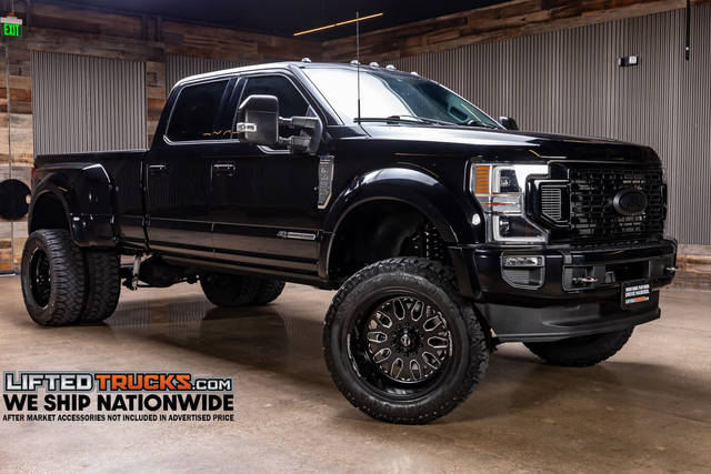 2022 Ford F-450 Super Duty Platinum 4WD photo