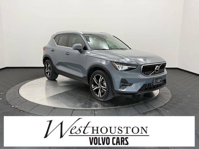 2023 Volvo XC40 Plus Bright Theme AWD photo