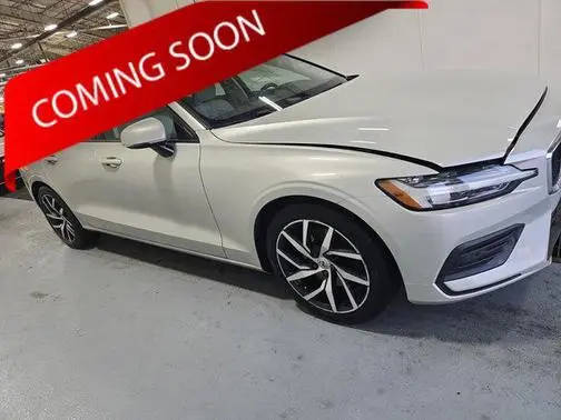 2020 Volvo S60 Momentum FWD photo