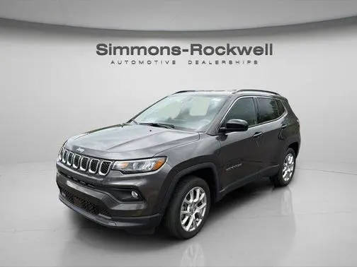 2023 Jeep Compass Latitude Lux 4WD photo