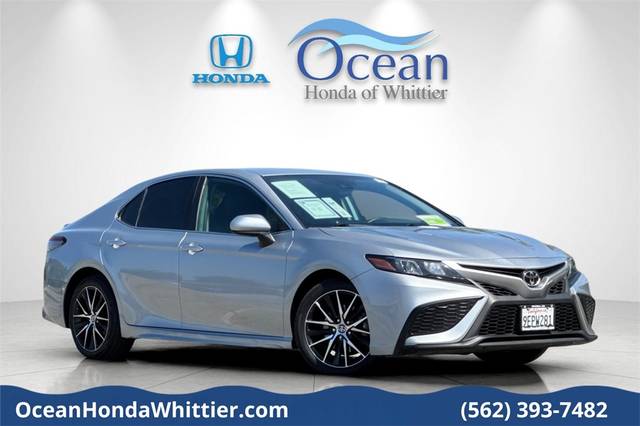 2021 Toyota Camry SE FWD photo