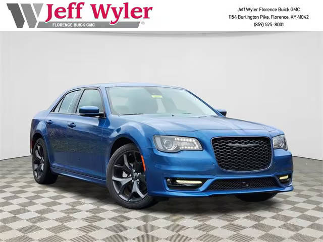 2023 Chrysler 300 Touring L RWD photo