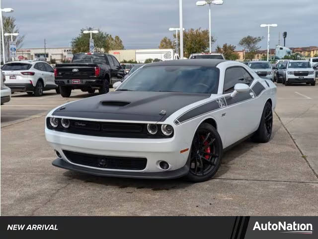 2023 Dodge Challenger R/T Scat Pack RWD photo