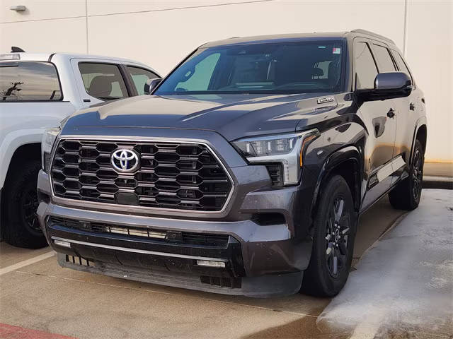 2023 Toyota Sequoia Platinum 4WD photo