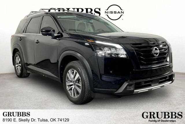 2023 Nissan Pathfinder SL FWD photo