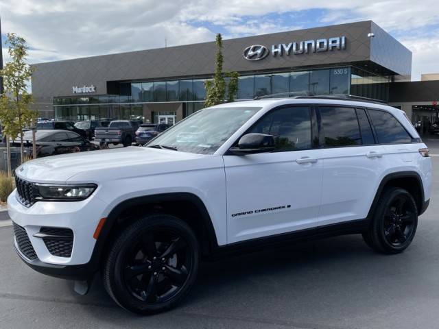 2023 Jeep Grand Cherokee Altitude 4WD photo