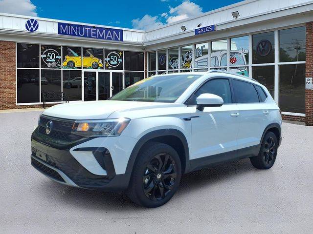 2023 Volkswagen Taos SE AWD photo