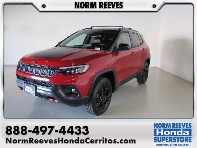 2023 Jeep Compass Trailhawk 4WD photo