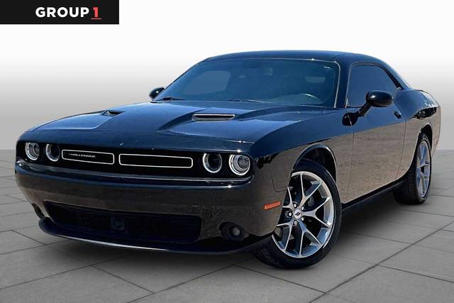 2023 Dodge Challenger SXT RWD photo