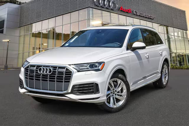 2023 Audi Q7 Premium AWD photo