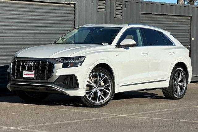 2023 Audi Q8 Premium Plus AWD photo