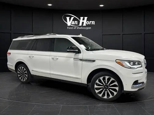 2022 Lincoln Navigator L Reserve 4WD photo