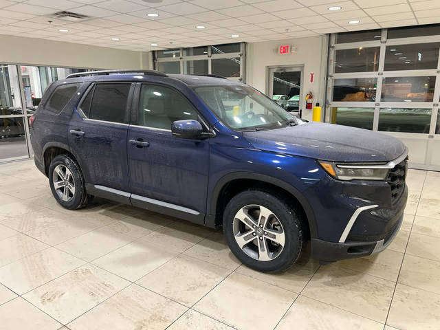 2023 Honda Pilot EX-L 8 Passenger AWD photo