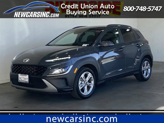 2023 Hyundai Kona SEL FWD photo