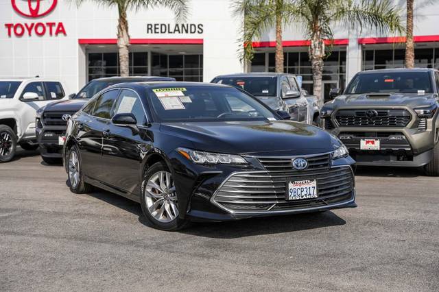 2022 Toyota Avalon Hybrid XLE FWD photo