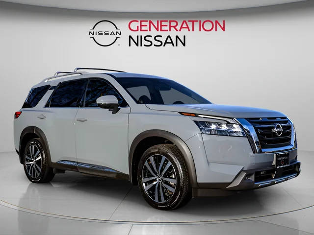 2023 Nissan Pathfinder Platinum 4WD photo