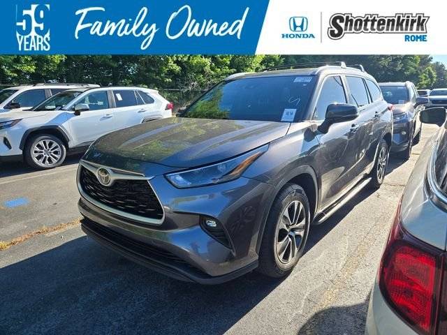 2023 Toyota Highlander XLE FWD photo