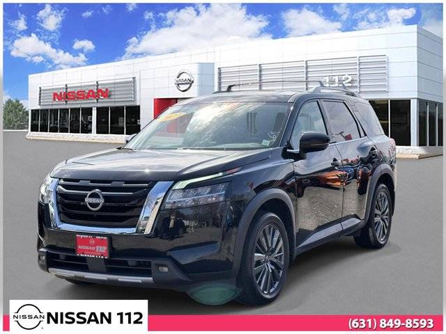 2023 Nissan Pathfinder SL 4WD photo